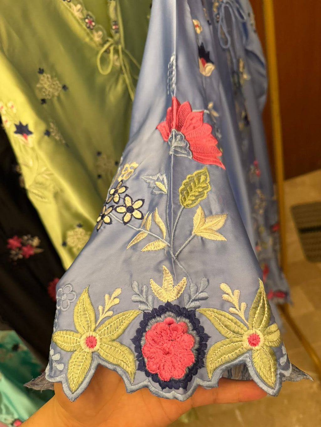 Pure China Silk Embroidered Kaftans With 3d Work