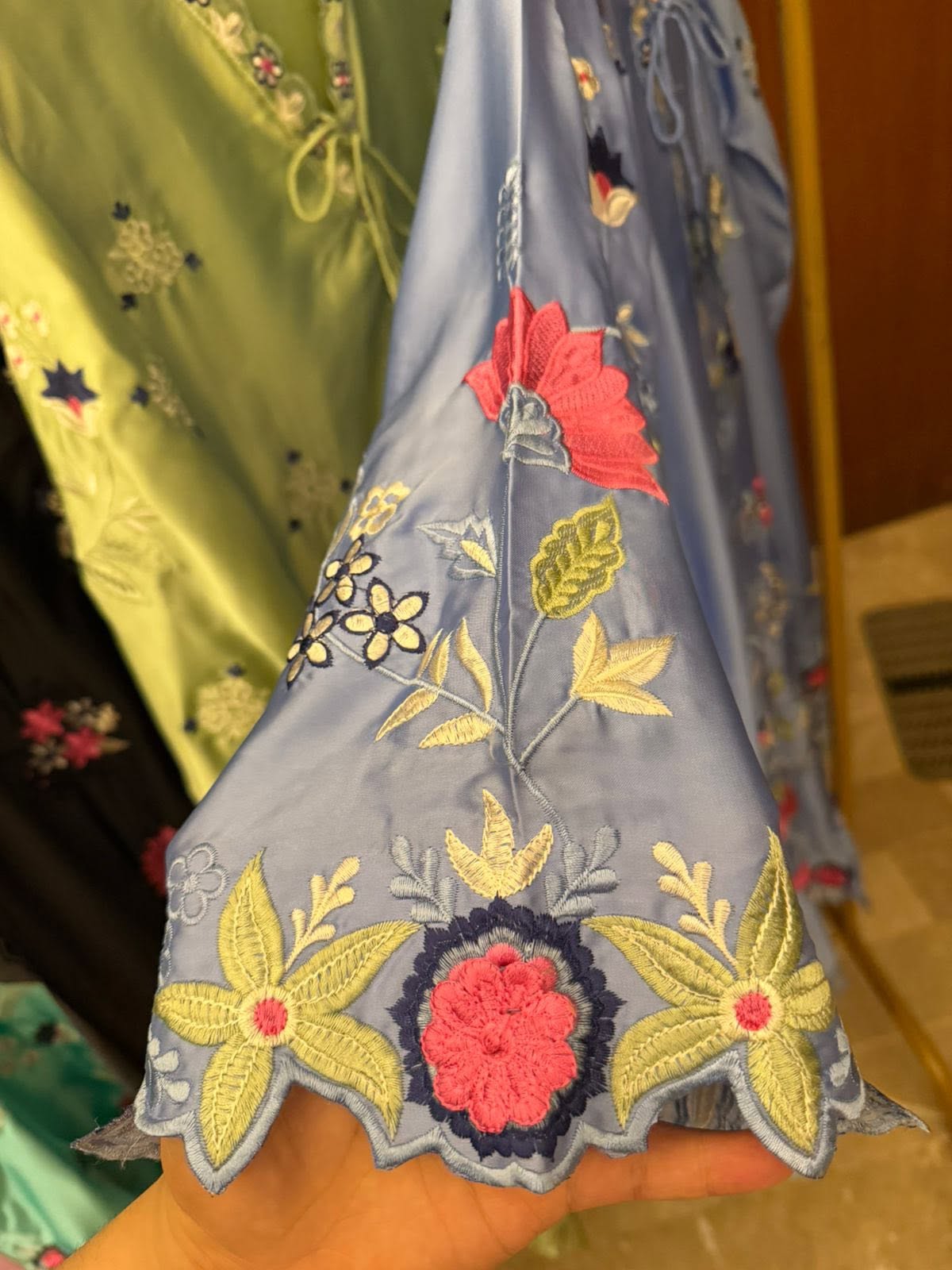 Pure China Silk Embroidered Kaftans With 3d Work