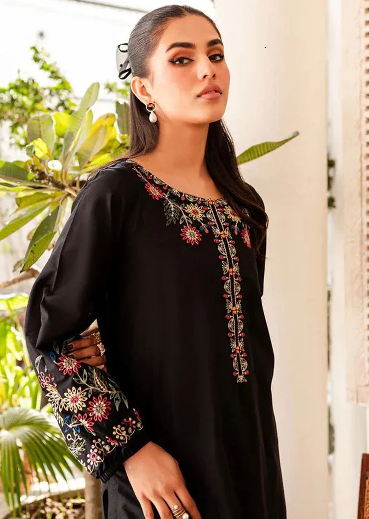 Floral embroidery at the neckline of Heer Prêt black cotton shirt